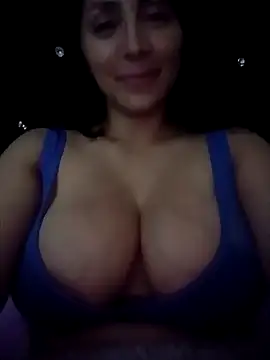 tiffani  love online show from 10-08-25, 01:25