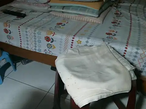 triangle0623 online show from 10-20-25, 10:49