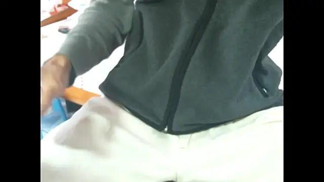 triangle0623 online show from 12-14-25, 04:51