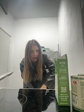 Snapshot of Sashabunny chatting on 10-29-25, 07:59 Sashabunny online show from 10-29-25, 07:59