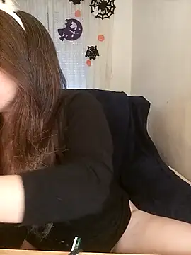 Snapshot of Kimiechanuwu chatting on 10-28-25, 04:31 Kimiechanuwu online show from 10-28-25, 04:31