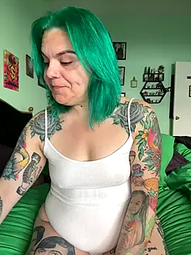 Snapshot of CherryBombBomb chatting on 10-09-25, 07:01 CherryBombBomb online show from 10-09-25, 07:01