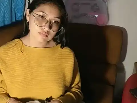 Snapshot of Caroll_Luna chatting on 12-14-24, 04:45 Caroll Luna online show from 12-14-24, 04:45