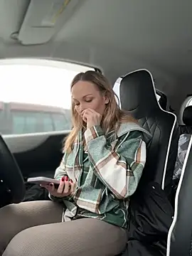 LavenderHot online show from 12-15-25, 03:00