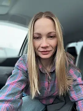 LavenderHot online show from 12-17-25, 03:23