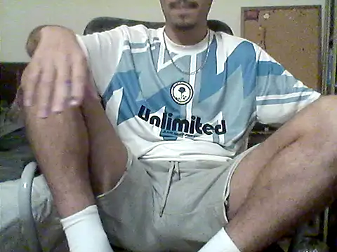 Snapshot of meowwboy chatting on 11-10-25, 08:30 meowwboy online show from 11-10-25, 08:30