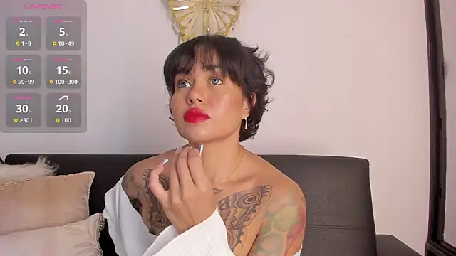 Snapshot of Miiel_rosa chatting on 11-13-25, 10:14 Miiel rosa online show from 11-13-25, 10:14