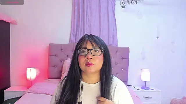 Latinabombsheell online show from 10-07-25, 05:48