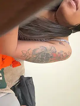 Snapshot of Gin4Cole chatting on 02-14-25, 03:26 Gin4Cole online show from 02-14-25, 03:26