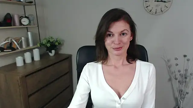 VivianWILD online show from 12-12-24, 08:57
