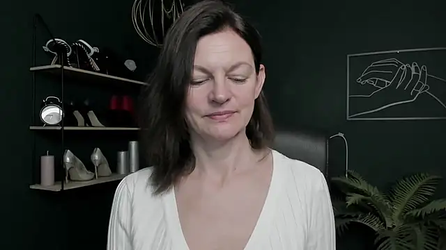 VivianWILD online show from 11-05-25, 06:57