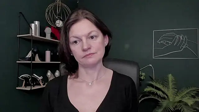 VivianWILD online show from 01-13-26, 07:24