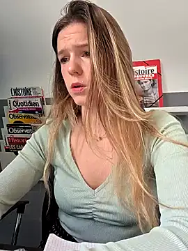 Snapshot of lucie_mehott chatting on 10-23-25, 08:02 lucie mehott online show from 10-23-25, 08:02