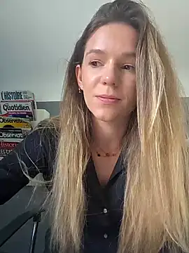 Snapshot of lucie_mehott chatting on 10-24-25, 12:56 lucie mehott online show from 10-24-25, 12:56