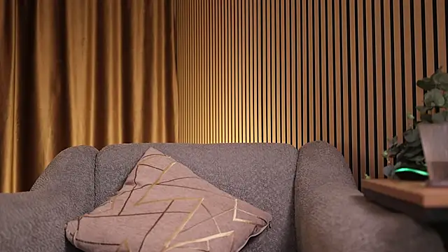 Snapshot of AnnittaStar chatting on 10-20-25, 02:23 AnnittaStar online show from 10-20-25, 02:23