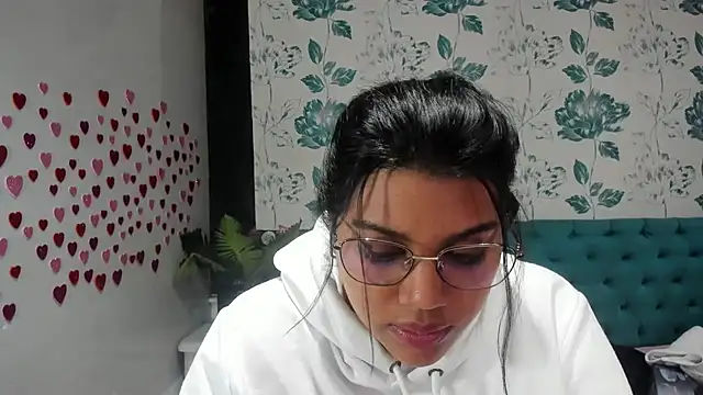 LindaBreeS online show from 01-26-25, 08:23