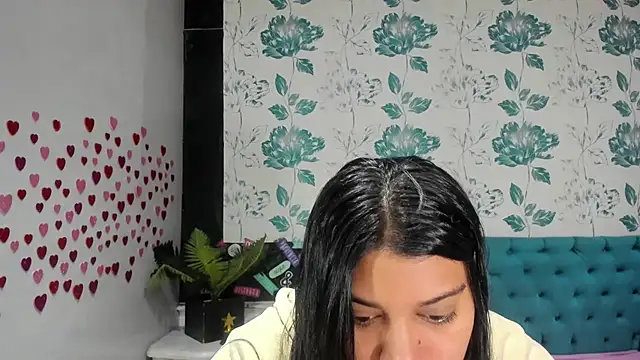 LindaBreeS online show from 01-27-25, 01:52