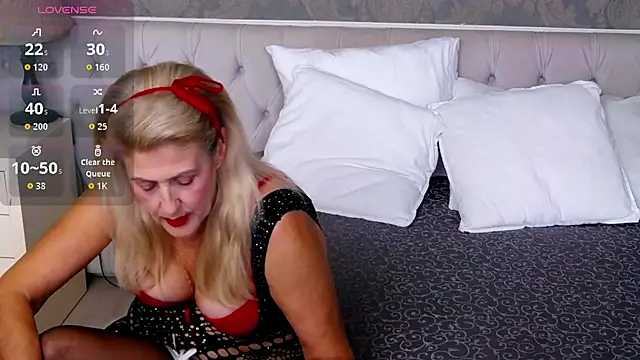 ElenaJuarez online show from 10-09-25, 04:16