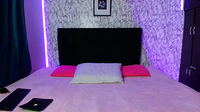 Snapshot of camii_evanss chatting on 11-12-25, 06:14 camii evanss online show from 11-12-25, 06:14