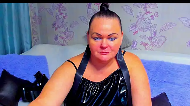 MilanaBiegert online show from 11-30-25, 07:51