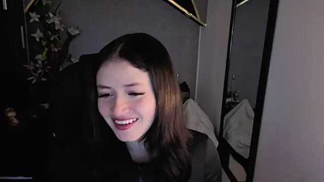 Snapshot of almma_shy chatting on 11-05-25, 01:44 almma shy online show from 11-05-25, 01:44