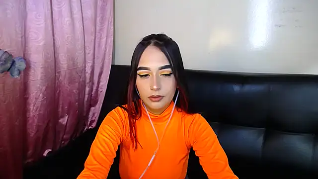 Annerainhoot online show from 10-27-25, 01:42