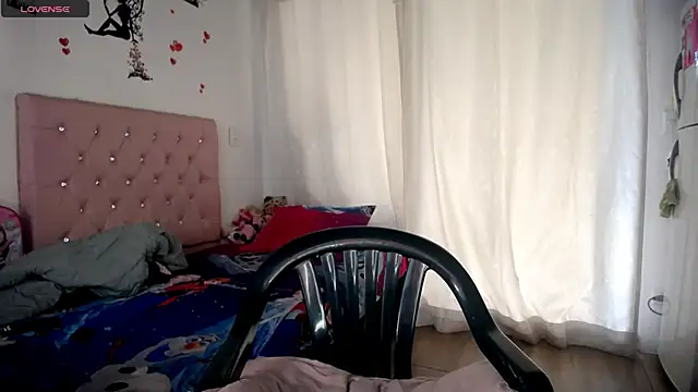 Snapshot of Kloy__sech- chatting on 02-17-25, 02:15 Kloy sech- online show from 02-17-25, 02:15