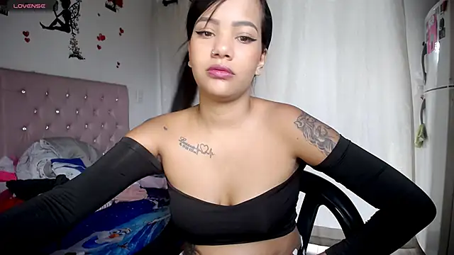 Snapshot of Kloy__sech- chatting on 02-24-25, 06:04 Kloy sech- online show from 02-24-25, 06:04