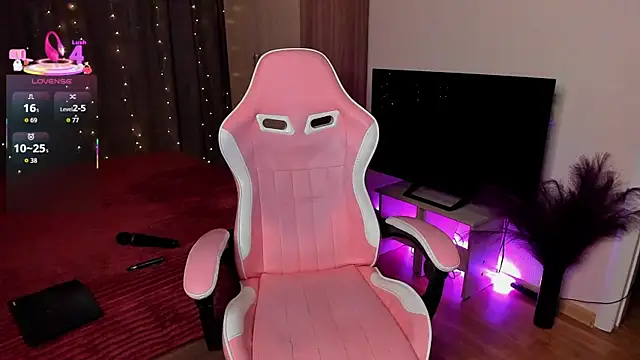 Snapshot of Jane_Paws chatting on 11-11-25, 02:00 Jane Paws online show from 11-11-25, 02:00