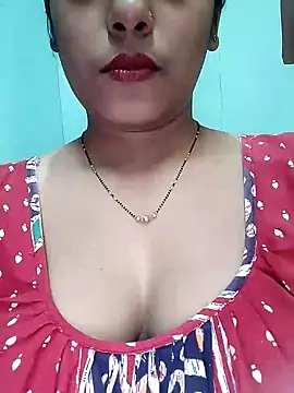 Snapshot of sexyindi_couple chatting on 12-14-24, 06:24 sexyindi couple online show from 12-14-24, 06:24