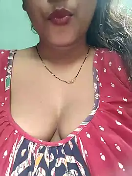 Snapshot of sexyindi_couple chatting on 01-25-25, 07:38 sexyindi couple online show from 01-25-25, 07:38