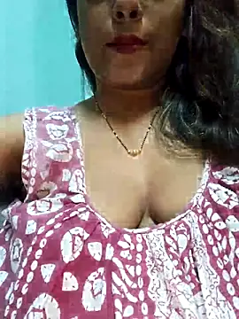 Snapshot of sexyindi_couple chatting on 02-13-25, 05:33 sexyindi couple online show from 02-13-25, 05:33