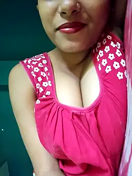 Snapshot of sexyindi_couple chatting on 10-16-25, 05:08 sexyindi couple online show from 10-16-25, 05:08