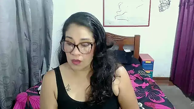 Mistresskloe01 online show from 10-06-25, 12:24