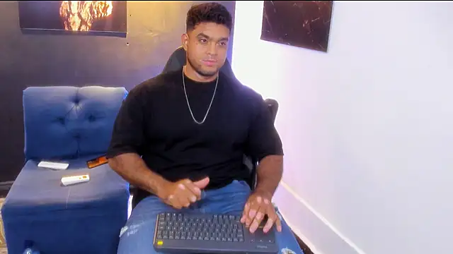 Big furry bear13 online show from 11-19-25, 05:29