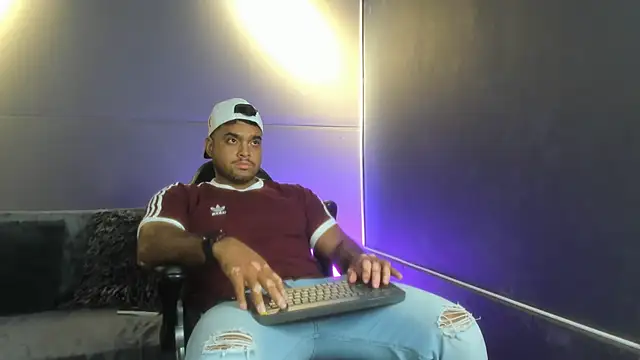 Big furry bear13 online show from 12-23-25, 08:01