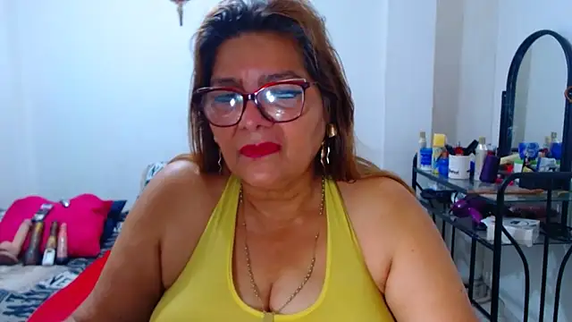 Snapshot of maturehot649 chatting on 02-25-26, 10:19 maturehot649 online show from 02-25-26, 10:19