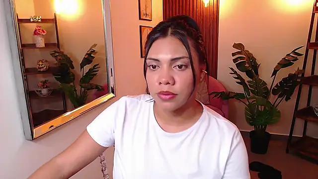 angela santana  online show from 12-21-24, 12:20