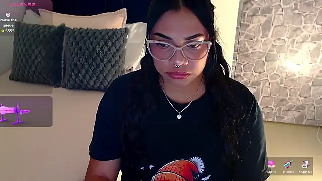 angela santana  online show from 10-16-25, 11:39