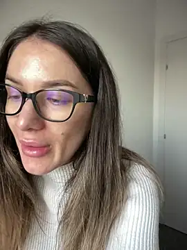 HotXMom online show from 12-16-25, 07:24