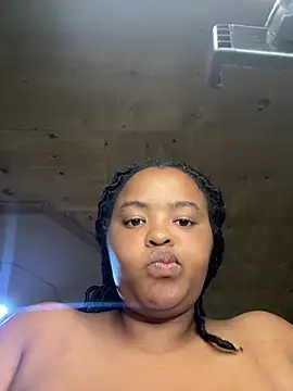 Linahlove online show from 02-18-25, 06:58