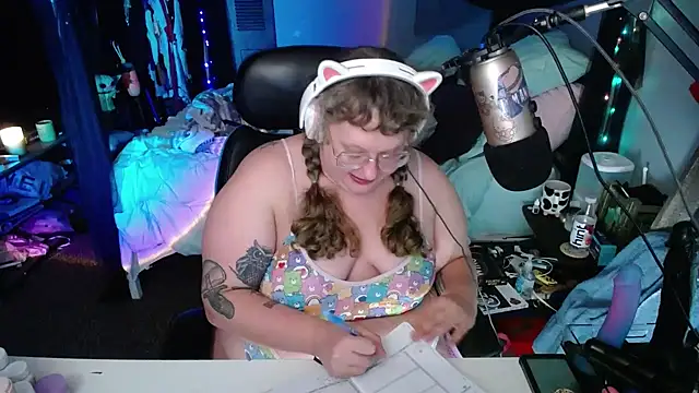 FatVeronica online show from 01-12-25, 09:19