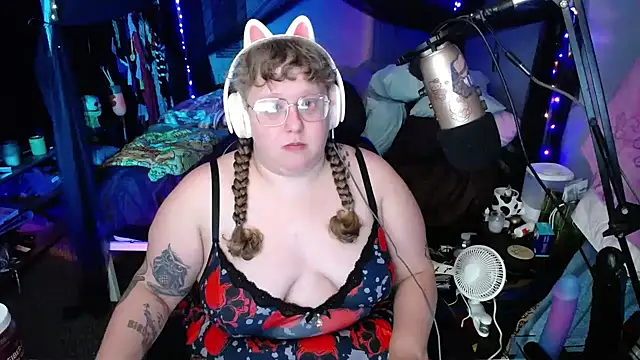 FatVeronica online show from 01-27-25, 03:26