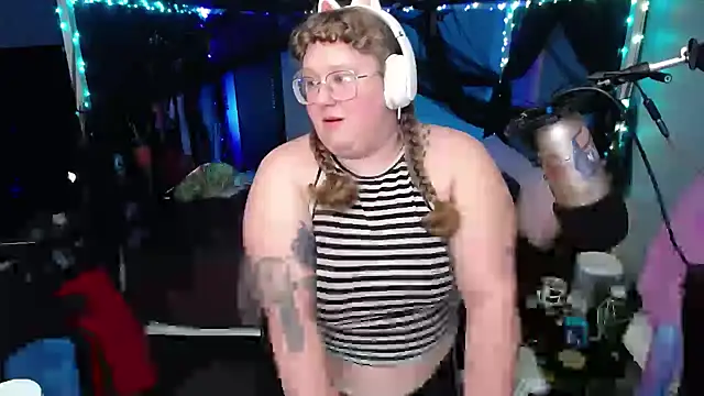 FatVeronica online show from 02-04-25, 04:15