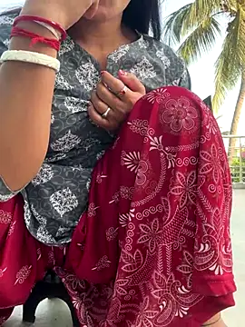 Snapshot of Ishikarana chatting on 10-21-25, 10:05 Ishikarana online show from 10-21-25, 10:05