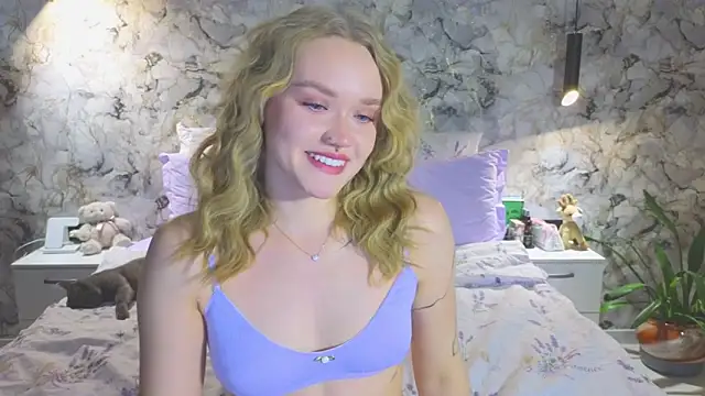 Aurora Golden1 online show from 11-27-25, 04:31