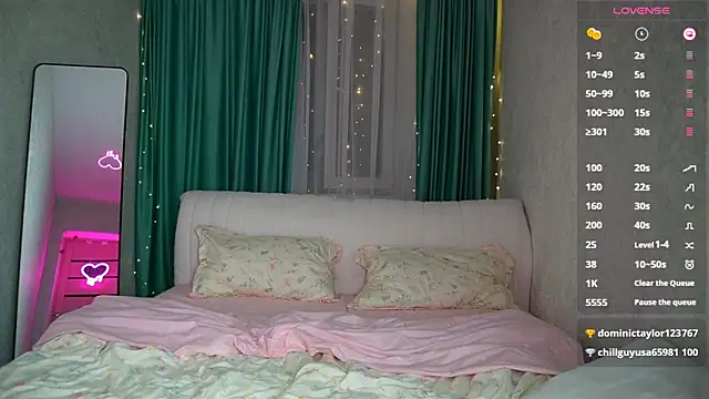 Snapshot of soffy__kisss chatting on 03-15-25, 08:32 soffy  kisss online show from 03-15-25, 08:32