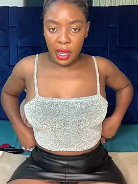 Snapshot of Ass-Queen chatting on 09-27-25, 06:02 Ass-Queen online show from 09-27-25, 06:02