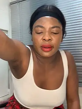 Snapshot of Ass-Queen chatting on 10-13-25, 02:22 Ass-Queen online show from 10-13-25, 02:22