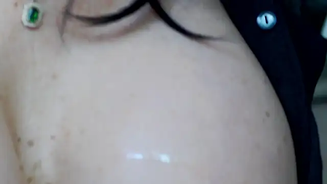 Snapshot of NicolleReyn chatting on 02-13-25, 08:34 NicolleReyn online show from 02-13-25, 08:34
